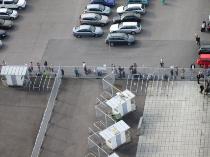 We also spotted people waiting in line for audition for Finnish Idol? Or Finland's Got Talent?