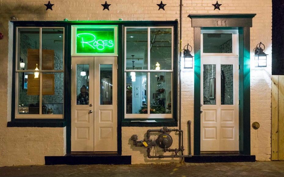 dcguide1015-roses-luxury